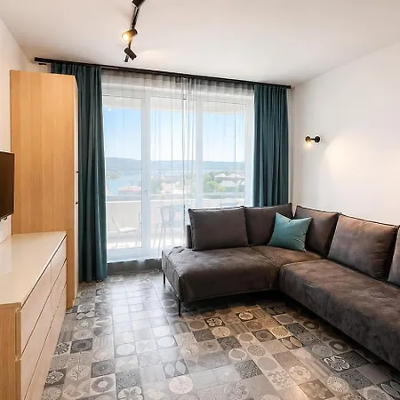 Park 1br W/free Parking & Heated Pool Διαμέρισμα *